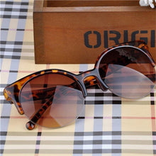 Load image into Gallery viewer, Oculos De Sol Feminino 2016 New Fashion Retro Designer Super Round Circle Glasses Cat Eye Women's Sunglasses Glasses Goggles